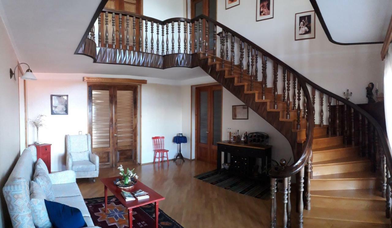 ホテル Omsi House テラヴィ エクステリア 写真
